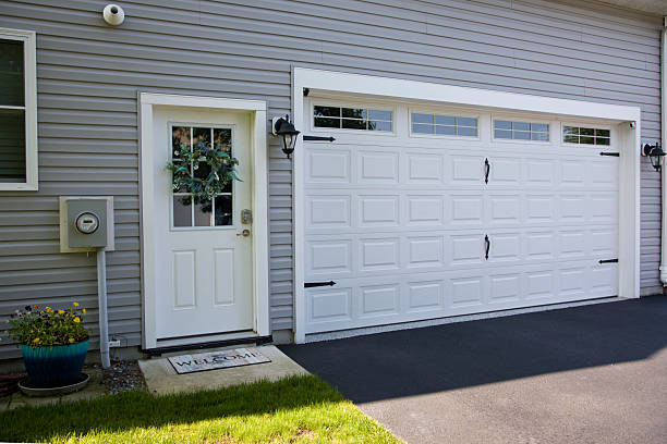 24/7 Emergency Garage Door Panel Replacement experts in Midland County County, MI